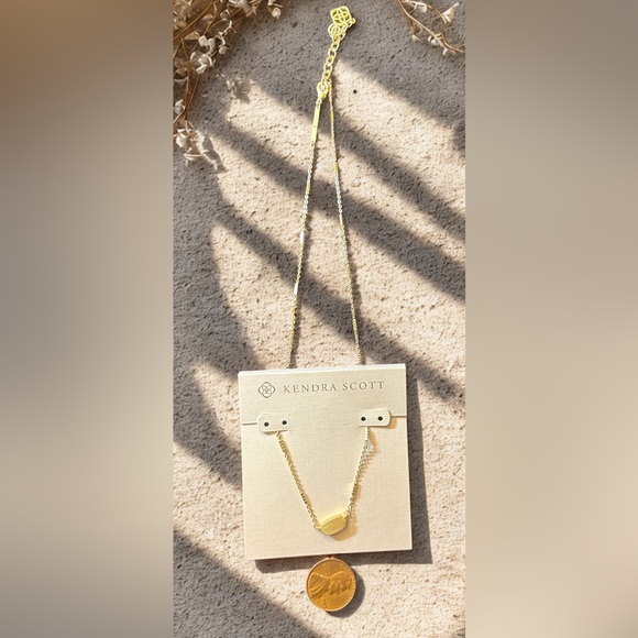 Kendra Scott Gold Tone Necklace NEW with card, Designer Jewelry valentines Gift - Picture 3 of 3